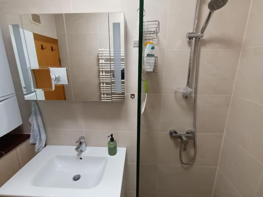 Modernes Apartment In Wien Εξωτερικό φωτογραφία
